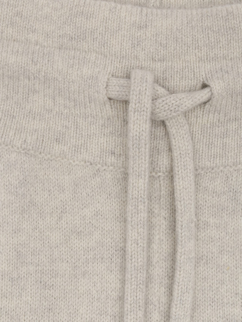 Трикотажные брюки из шерсти и кашемира - Деталь
