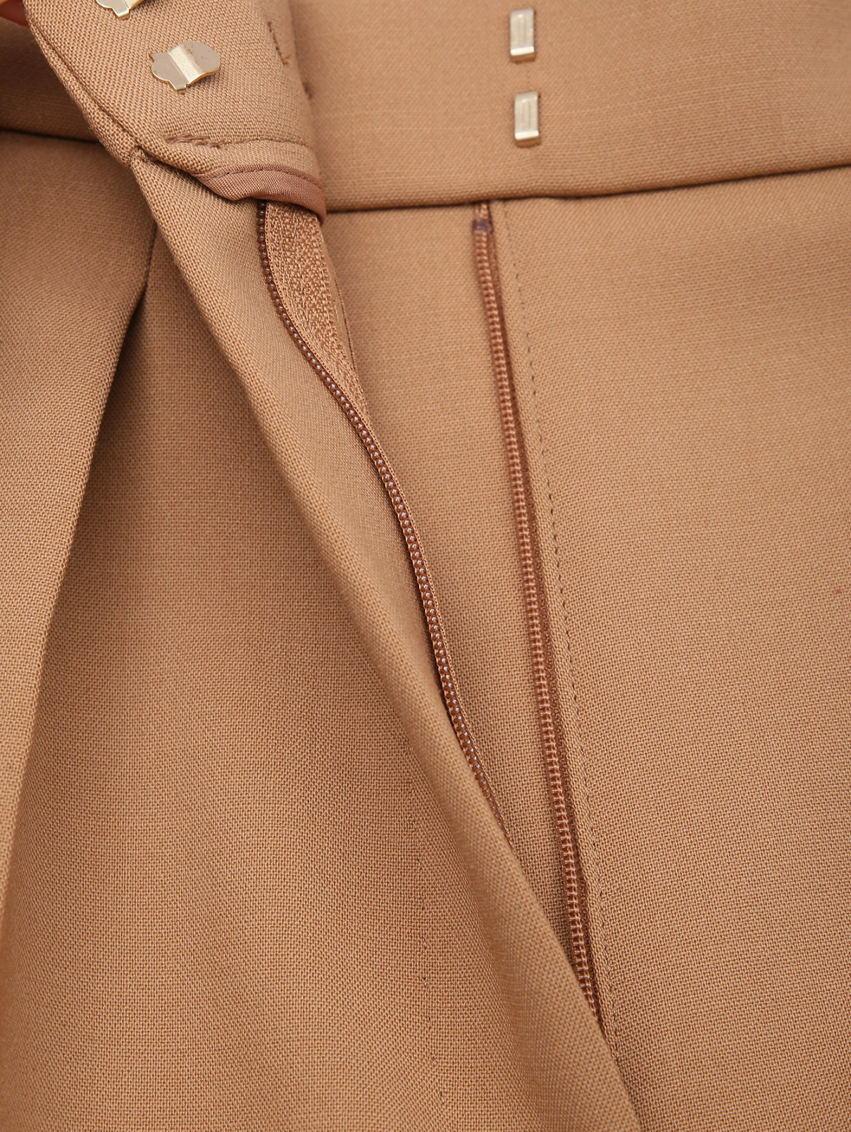 Шорты с защипами из шерсти Max Mara  –  Деталь1  – Цвет:  Коричневый