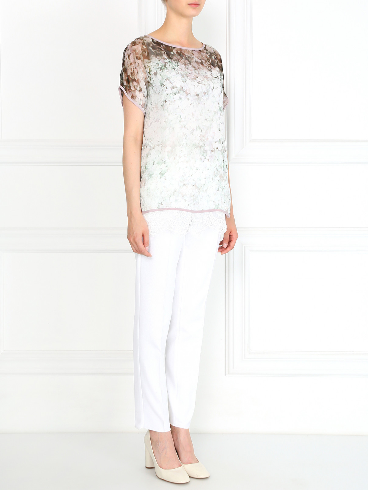Блуза из шелка с цветочным узором с вставкой из кружева Les Copains  –  Модель Общий вид  – Цвет:  Узор