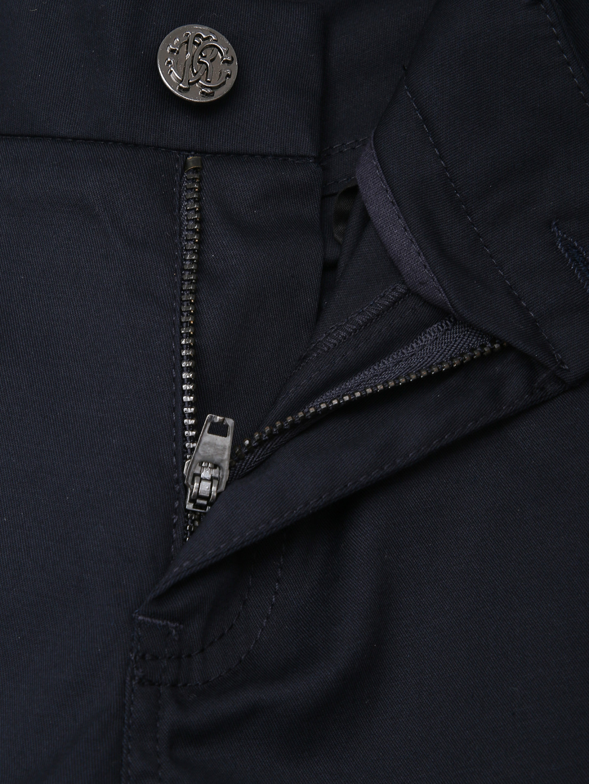 Однотонные брюки из хлопка Roberto Cavalli  –  Деталь1  – Цвет:  Синий