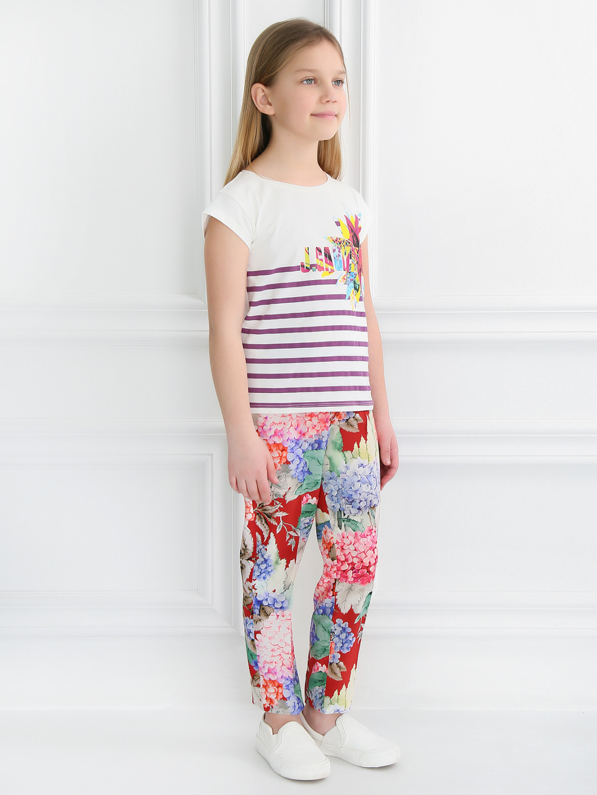 Шелковые брюки в пижамном стиле Gucci  –  Модель Общий вид  – Цвет:  Мультиколор