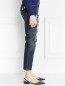 Укороченные джинсы с потертостями и вышивкой из бисера MAD Almadal  –  Модель Верх-Низ2