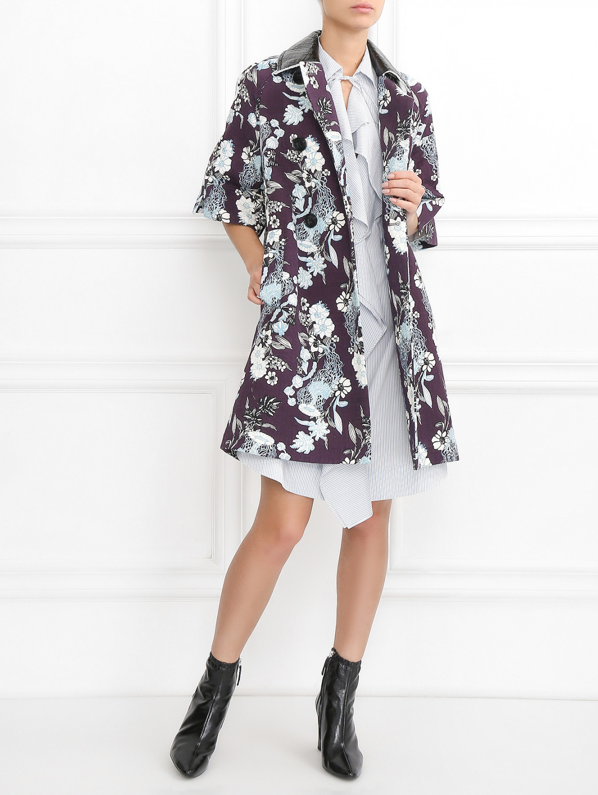 Однобортное пальто с цветочным узором Dorothee Schumacher  –  Модель Общий вид  – Цвет:  Фиолетовый