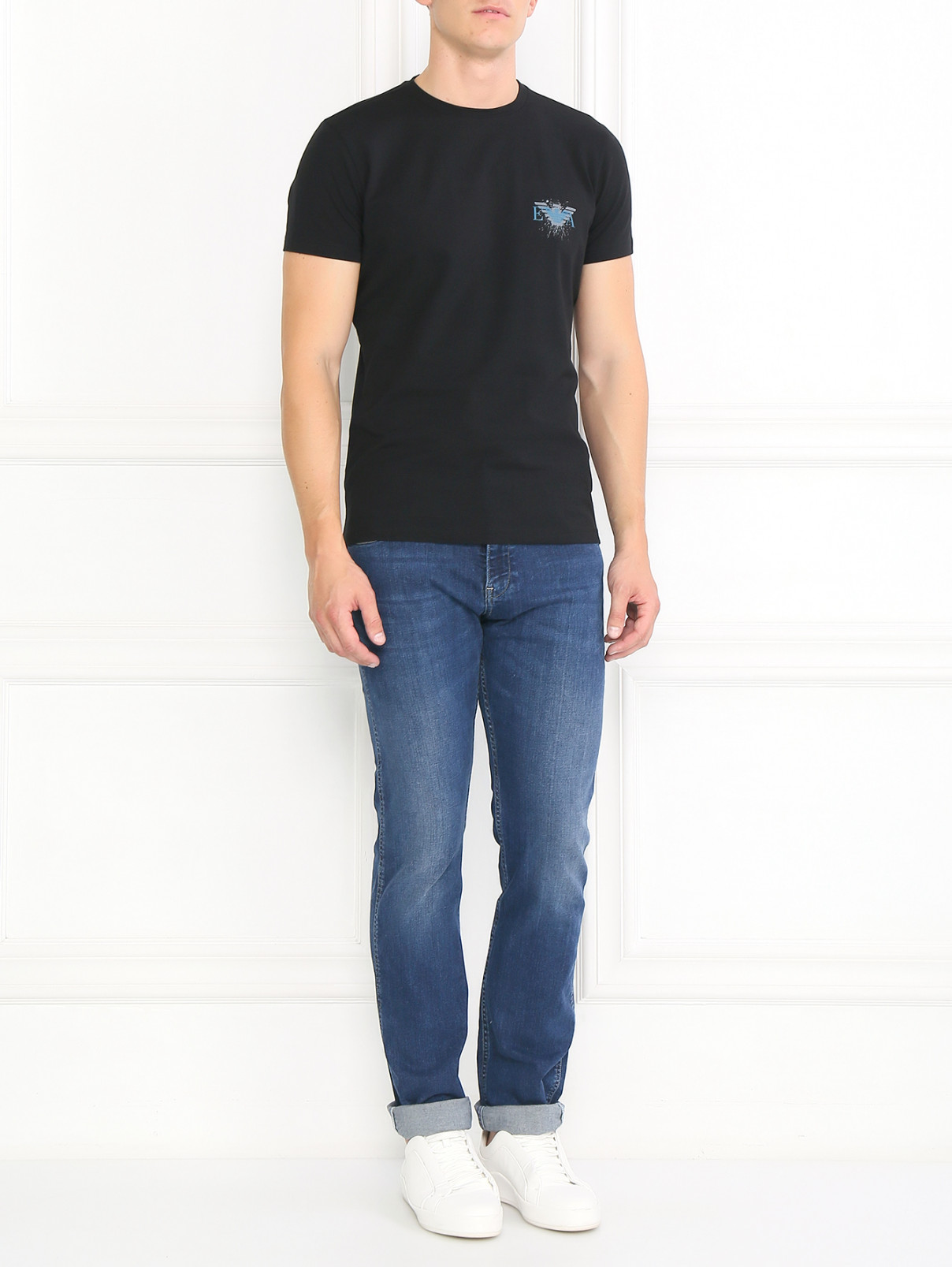 Базовая футболка из хлопка Emporio Armani  –  Модель Общий вид  – Цвет:  Черный