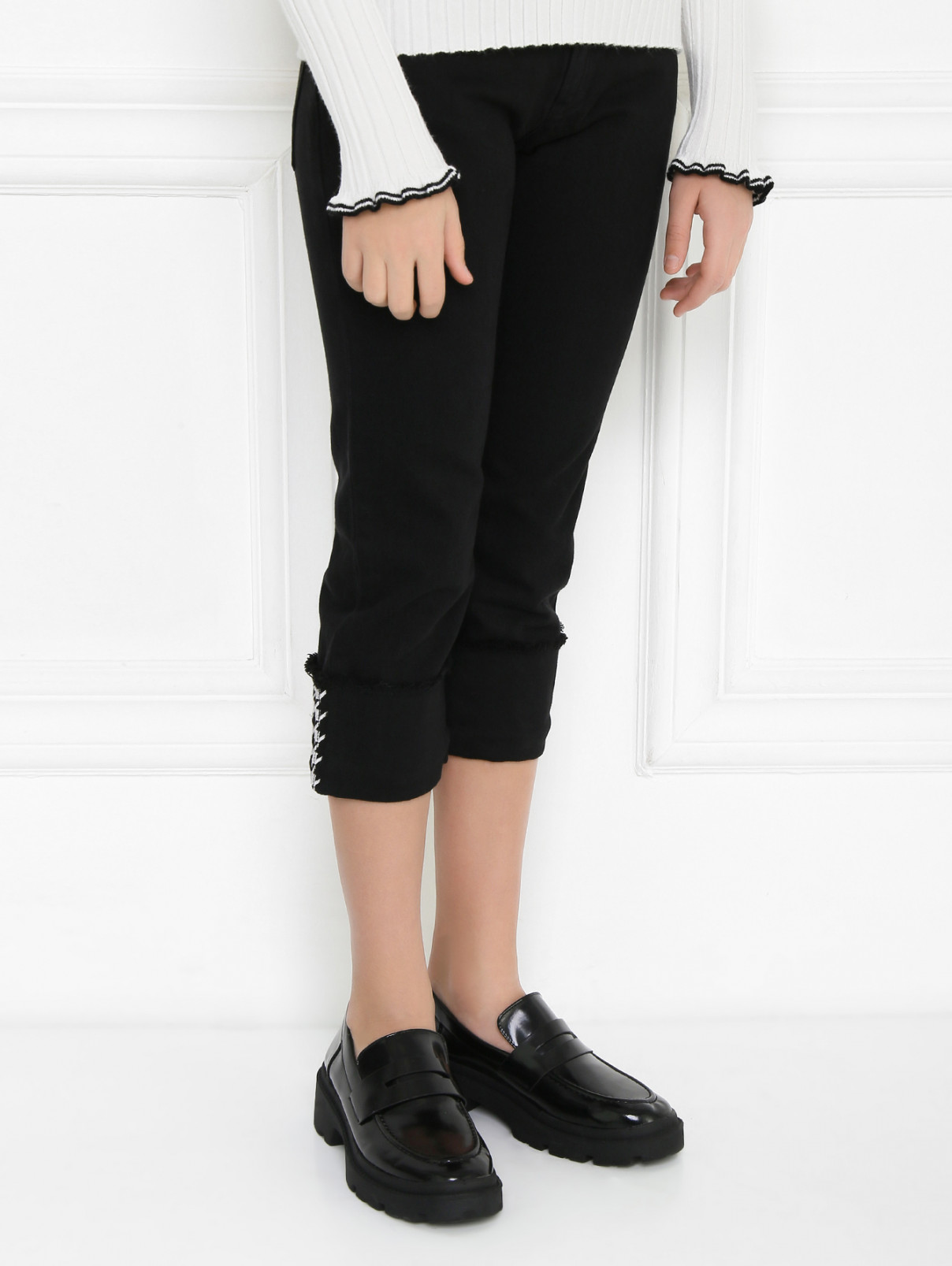 Укороченные джинсы с подворотами Emporio Armani  –  МодельВерхНиз  – Цвет:  Черный