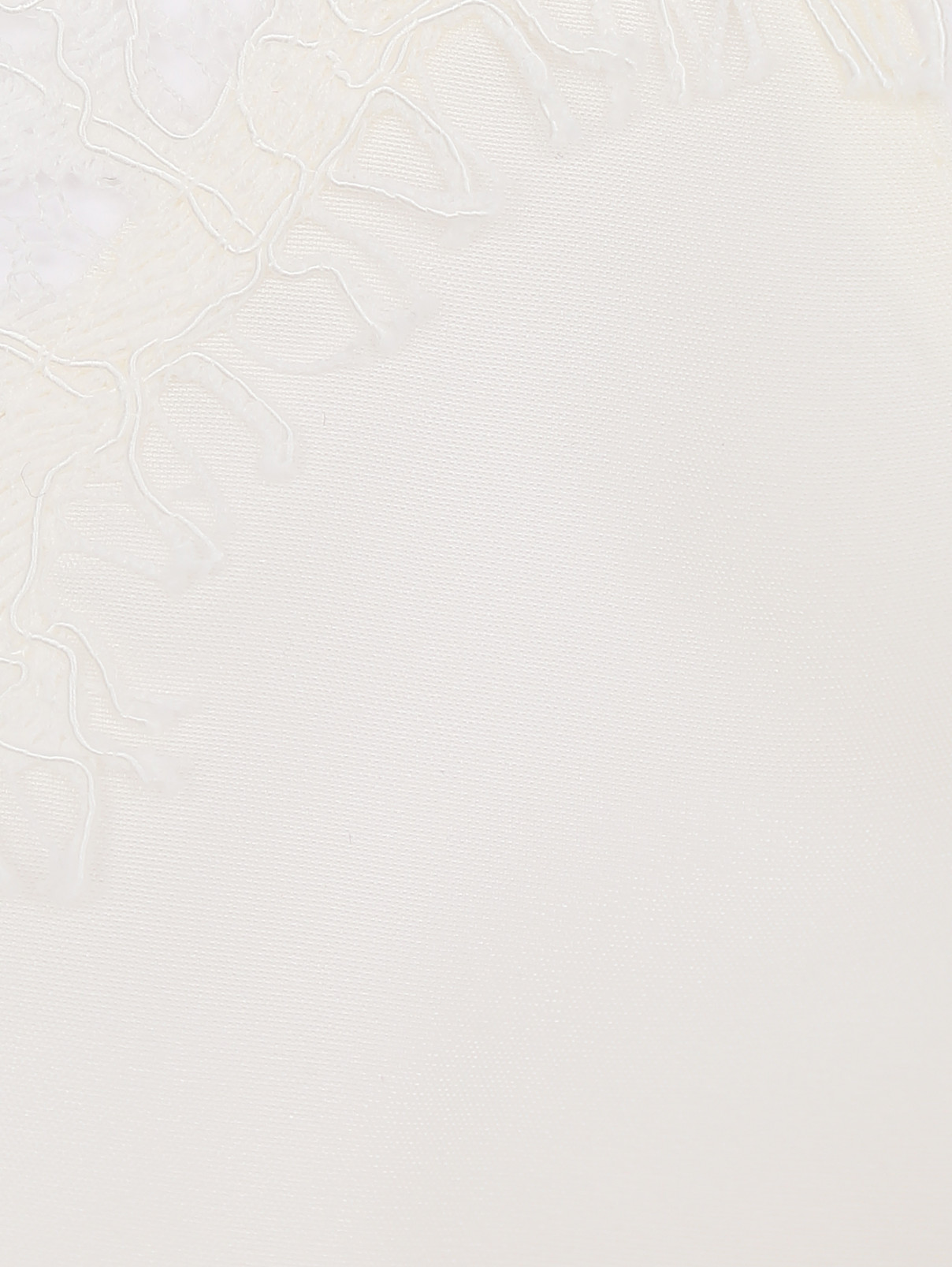 Топ из шелка с кружевной отделкой Dorothee Schumacher  –  Деталь  – Цвет:  Белый