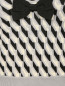 Трикотажное платье с узором и V-вырезом Emporio Armani  –  Деталь
