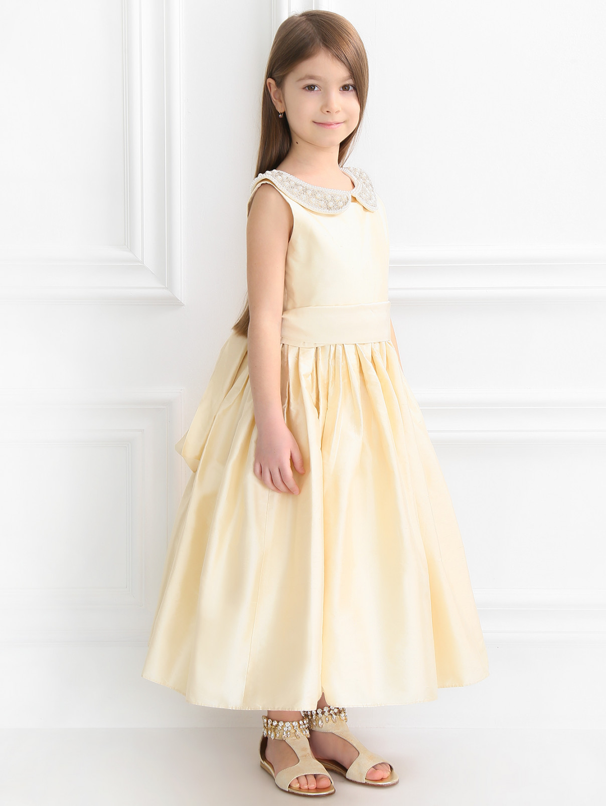 Платье из шелка с воротничком расшитым бусинами и бисером Nicki Macfarlane  –  Модель Общий вид  – Цвет:  Желтый