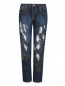 Укороченные джинсы с потертостями и вышивкой из бисера MAD Almadal  –  Общий вид