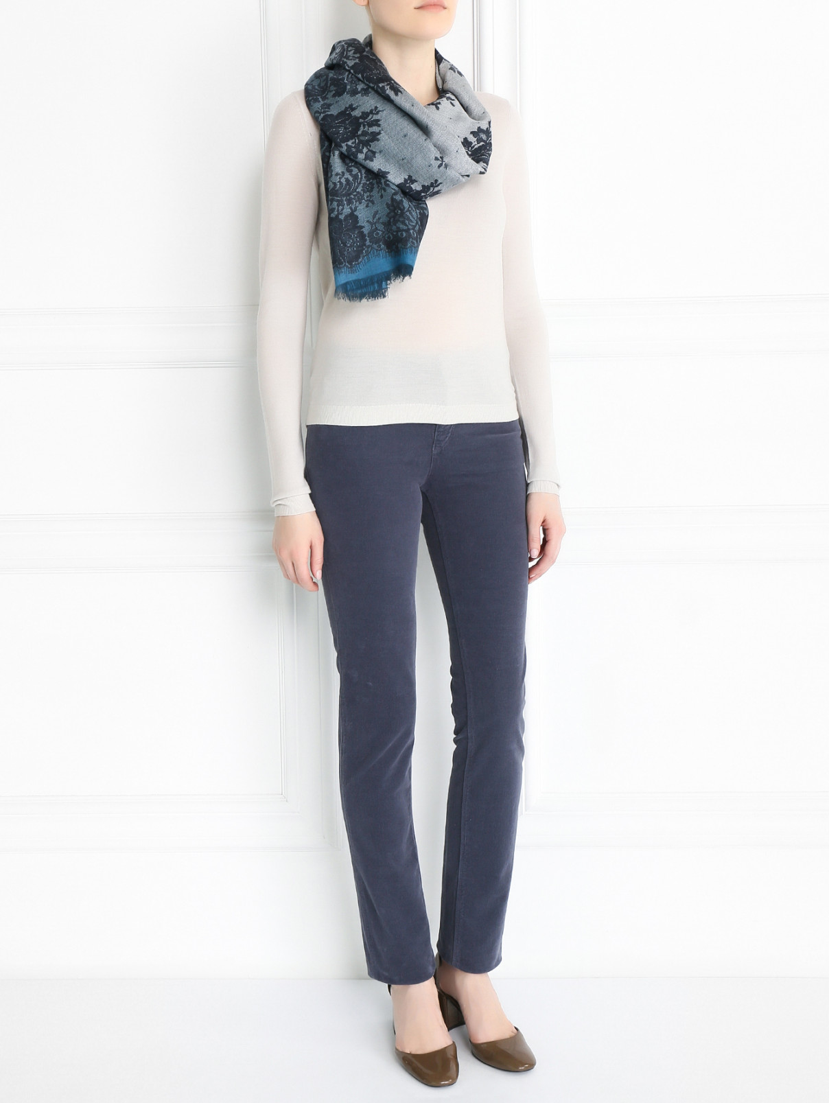 Брюки из хлопка прямого кроя с карманами Armani Jeans  –  Модель Общий вид  – Цвет:  Серый