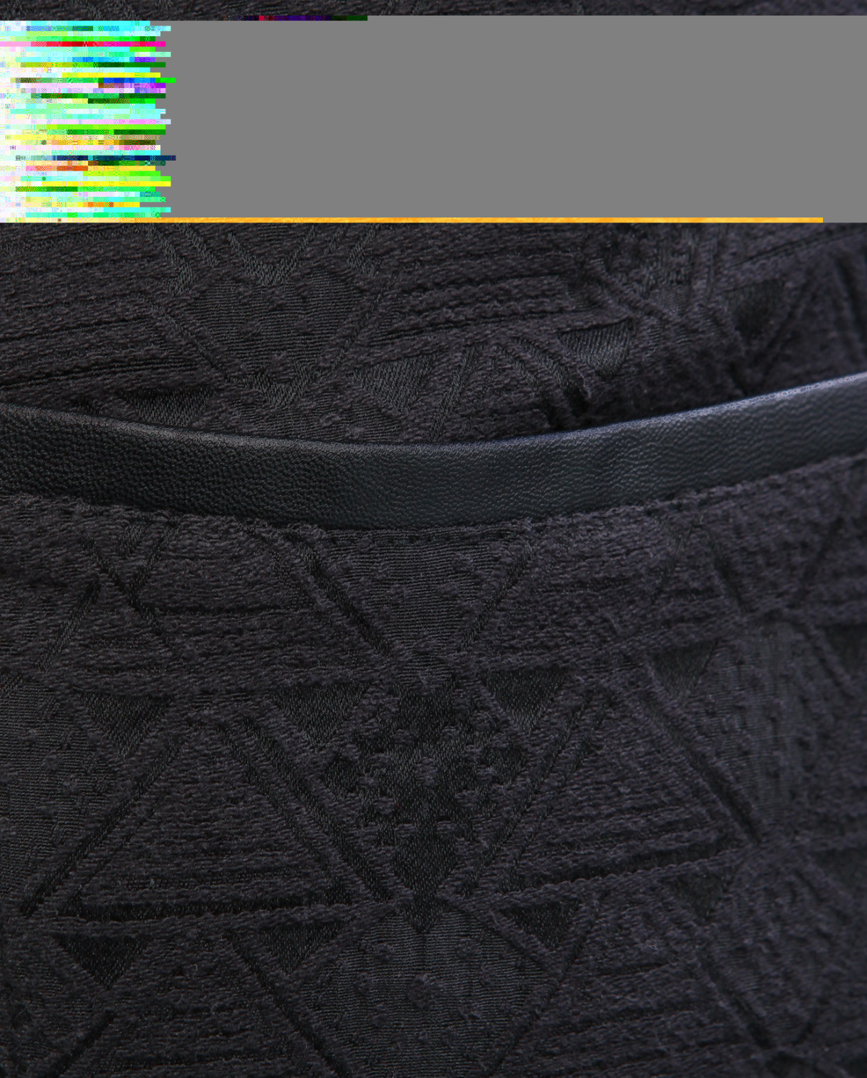 Брюки из фактурной ткани с боковыми вставками и молниями N12H  –  Деталь  – Цвет:  Черный