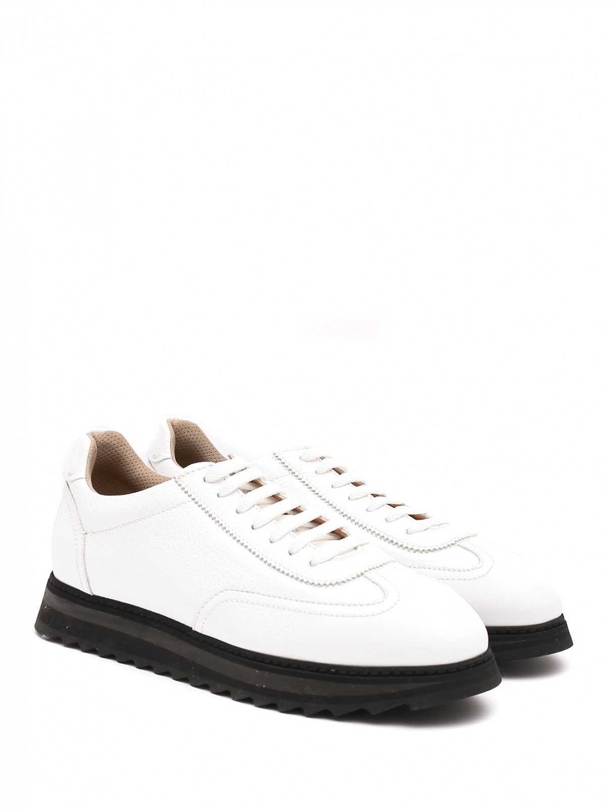 Кроссовки из фактурной кожи на шнуровке Doucal's  –  Общий вид  – Цвет:  Белый