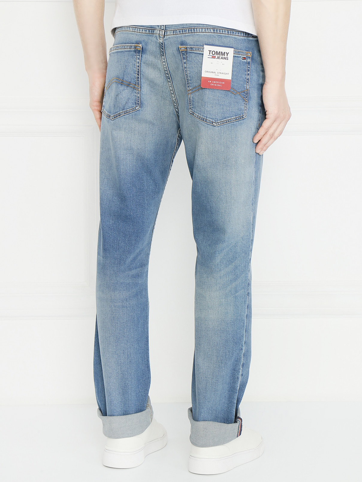 Джинсы прямого кроя с потертостями Tommy Jeans  –  МодельВерхНиз1  – Цвет:  Синий
