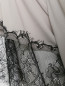 Платье свободного кроя с кружевной отделкой Emporio Armani  –  Деталь