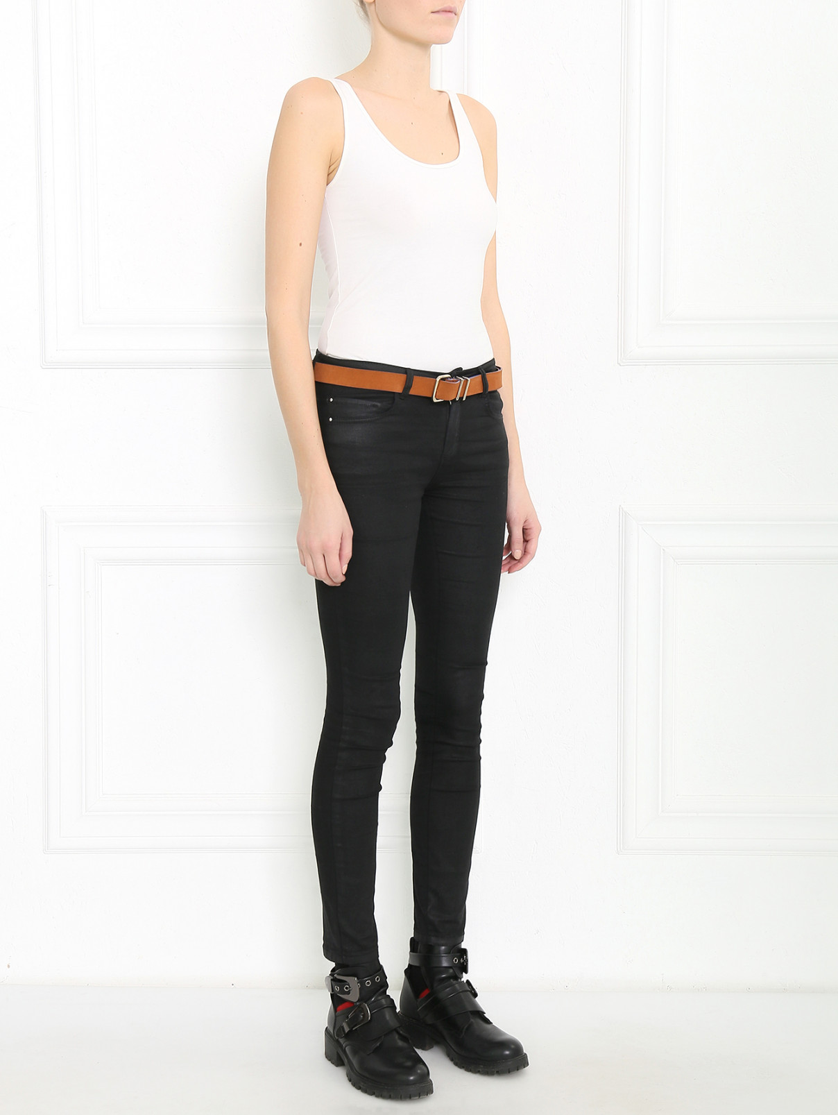 Кожаный ремень с металлической фурнитурой Armani Jeans  –  Модель Общий вид  – Цвет:  Коричневый