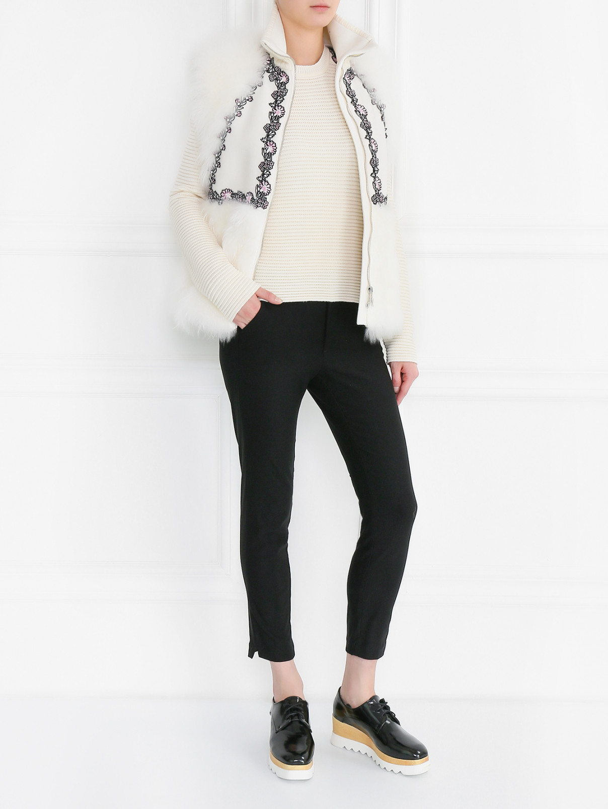 Джемпер из шерсти фактурной вязки с декоративной отделкой Moncler  –  Модель Общий вид  – Цвет:  Белый