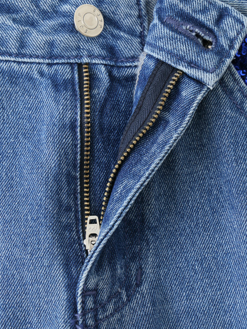 Укороченные джинсы декорированные пайетками - Деталь1