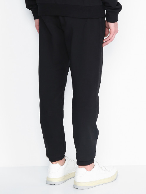 Трикотажные брюки из хлопка с контрастной отделкой  - МодельВерхНиз1