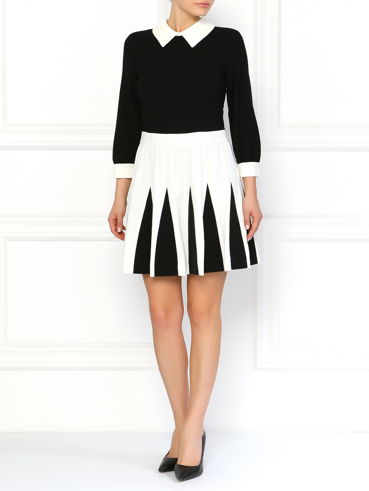 Платье с графическим принтом Moschino  –  Модель Общий вид  – Цвет:  Черный