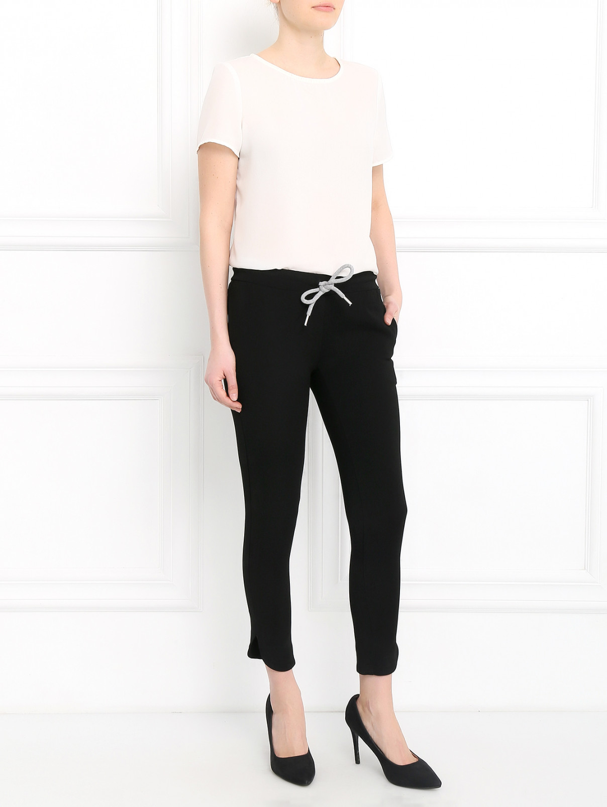 Укороченные брюки на резинке JO NO FUI  –  Модель Общий вид  – Цвет:  Черный