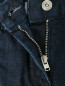 Широкие джинсы с декором на карманах D&G Junior  –  Деталь