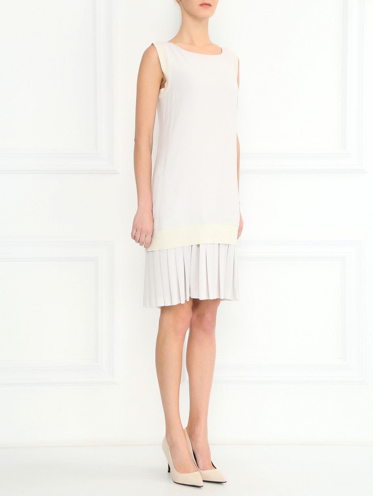 Свободное платье-мини с плиссировкой и трикотажными вставками Alberta Ferretti  –  Модель Общий вид  – Цвет:  Белый
