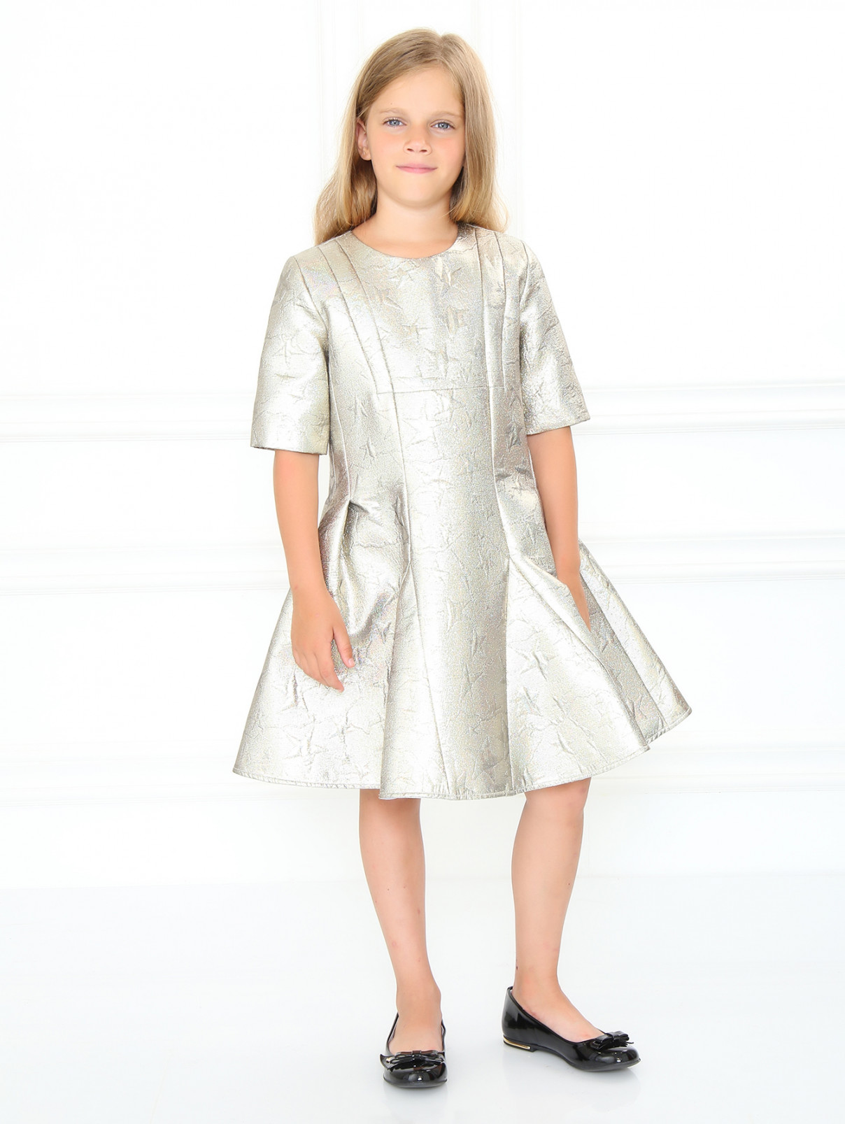 Платье с металлизированной нитью и рельефной текстурой Baby Dior  –  Модель Общий вид  – Цвет:  Золотой