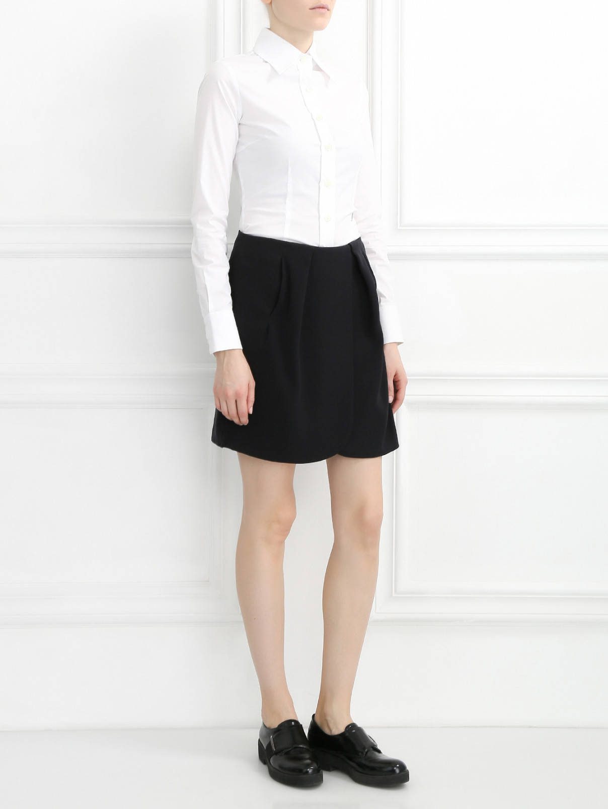 Короткие шорты с карманами Emporio Armani  –  Модель Общий вид  – Цвет:  Черный