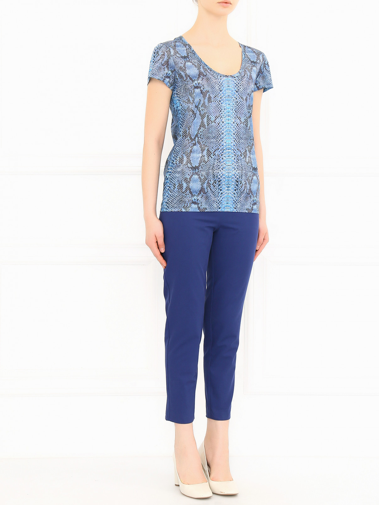Укороченные брюки из хлопка Love Moschino  –  Модель Общий вид  – Цвет:  Синий