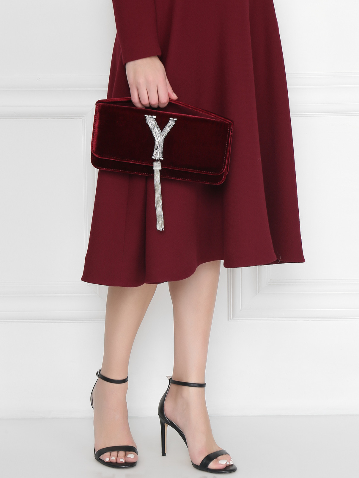 Клатч бархатный декорированный вышивкой Yanina  –  МодельВерхНиз  – Цвет:  Красный