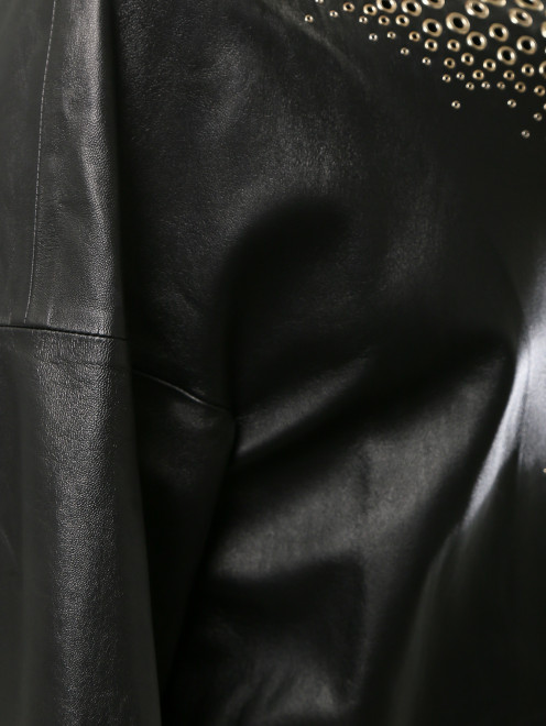Кожаная куртка с металическими вставками - Деталь1