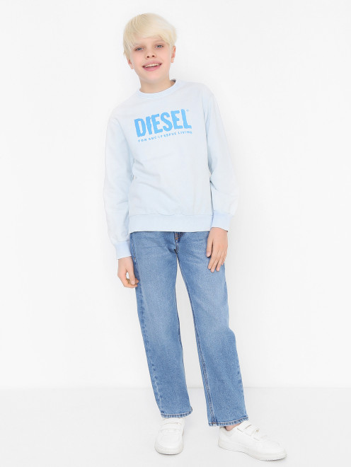 Прямые однотонные джинсы Diesel - МодельОбщийВид