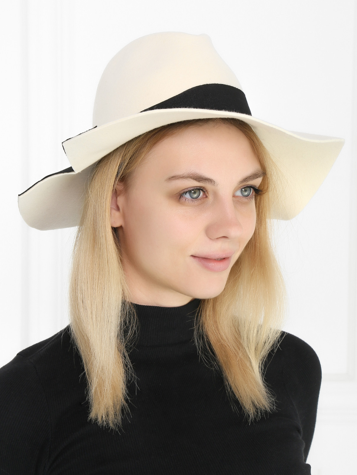 Шляпа из шерсти с широкими полями Emporio Armani  –  Модель Общий вид  – Цвет:  Белый