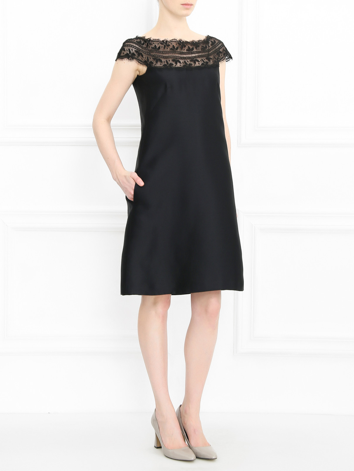 Платье-мини из хлопка и шелка с кружевным воротом Alberta Ferretti  –  Модель Общий вид  – Цвет:  Черный