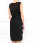 Платье-футляр из шерсти и шелка с узором и поясом Diane von Furstenberg  –  Модель Верх-Низ1