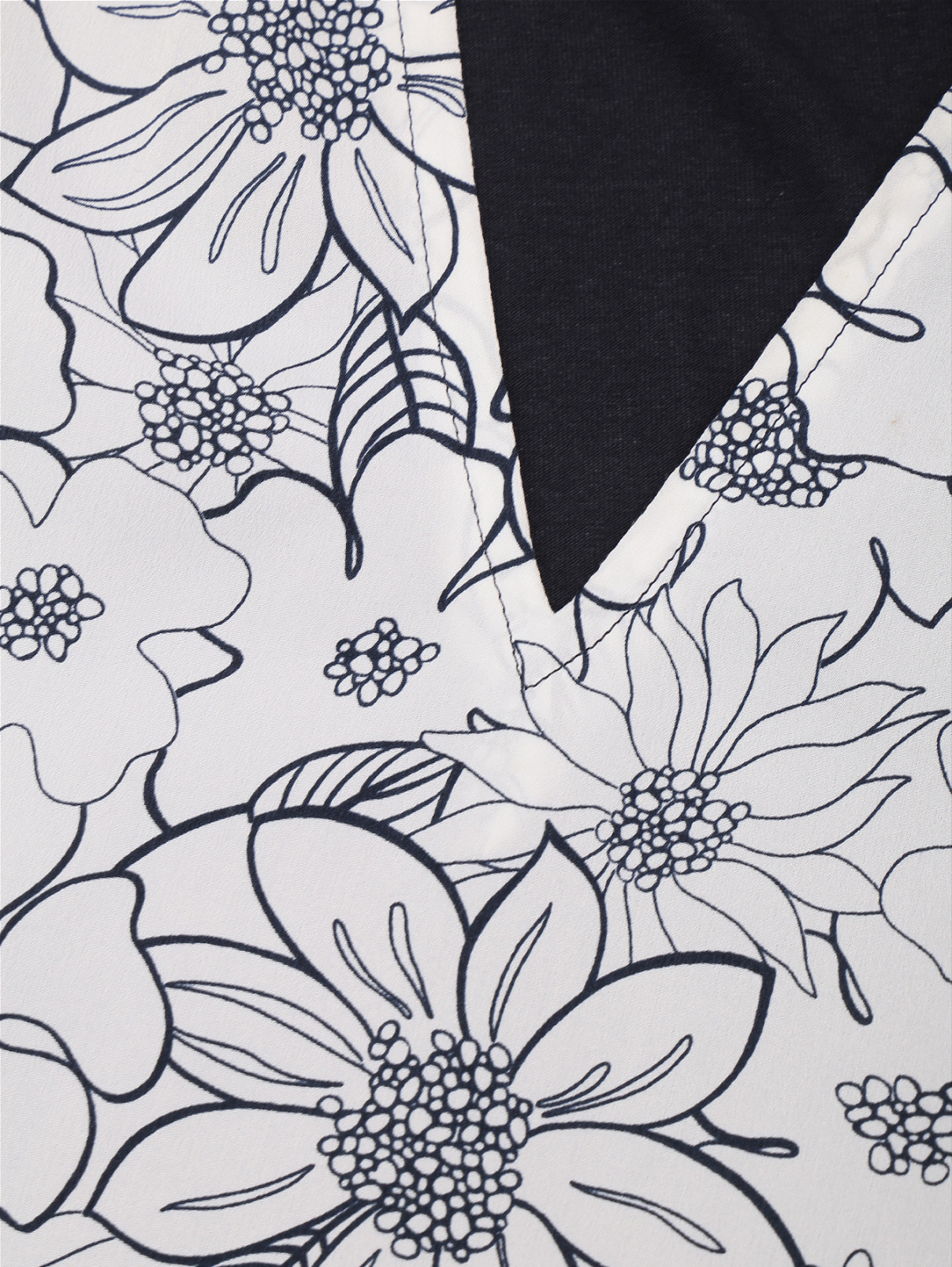 Блуза с узором и V-образным вырезом Persona by Marina Rinaldi  –  Деталь1  – Цвет:  Мультиколор