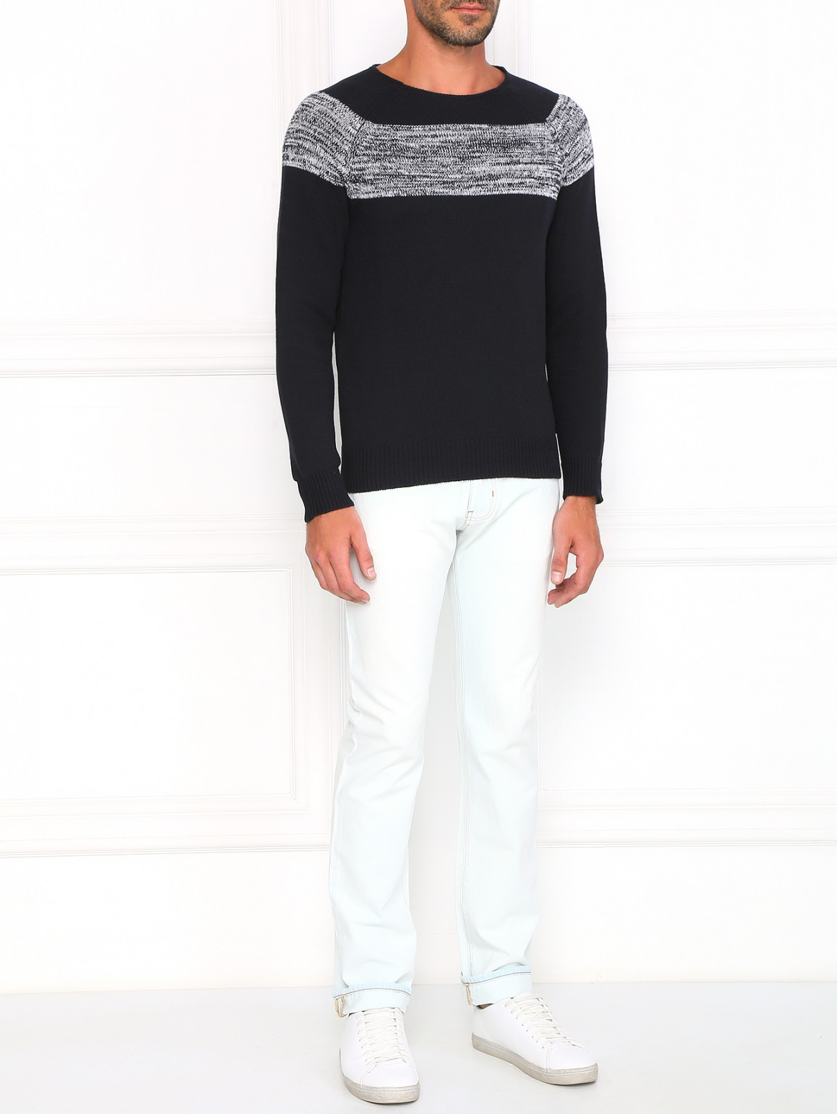 Джемпер из хлопка с контрастной вставкой Armani Jeans  –  Модель Общий вид  – Цвет:  Черный