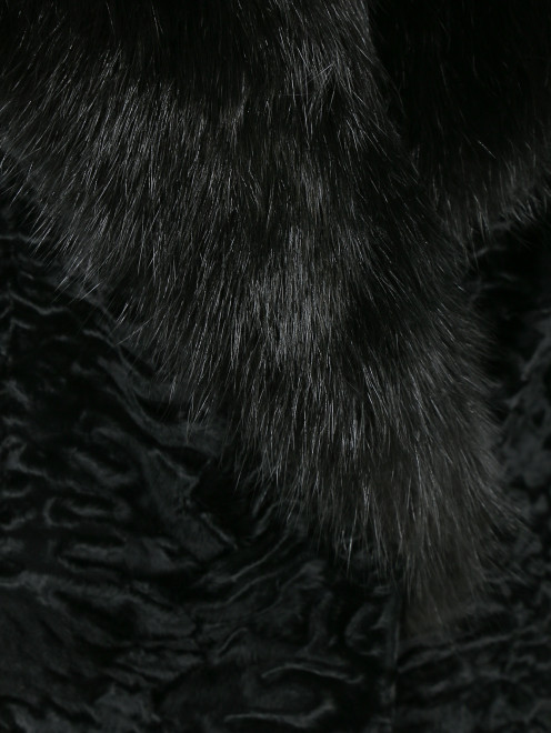Пальто из меха и кожи приталенного кроя - Деталь