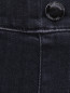 Зауженные джинсы с вышивкой Love Moschino  –  Деталь1