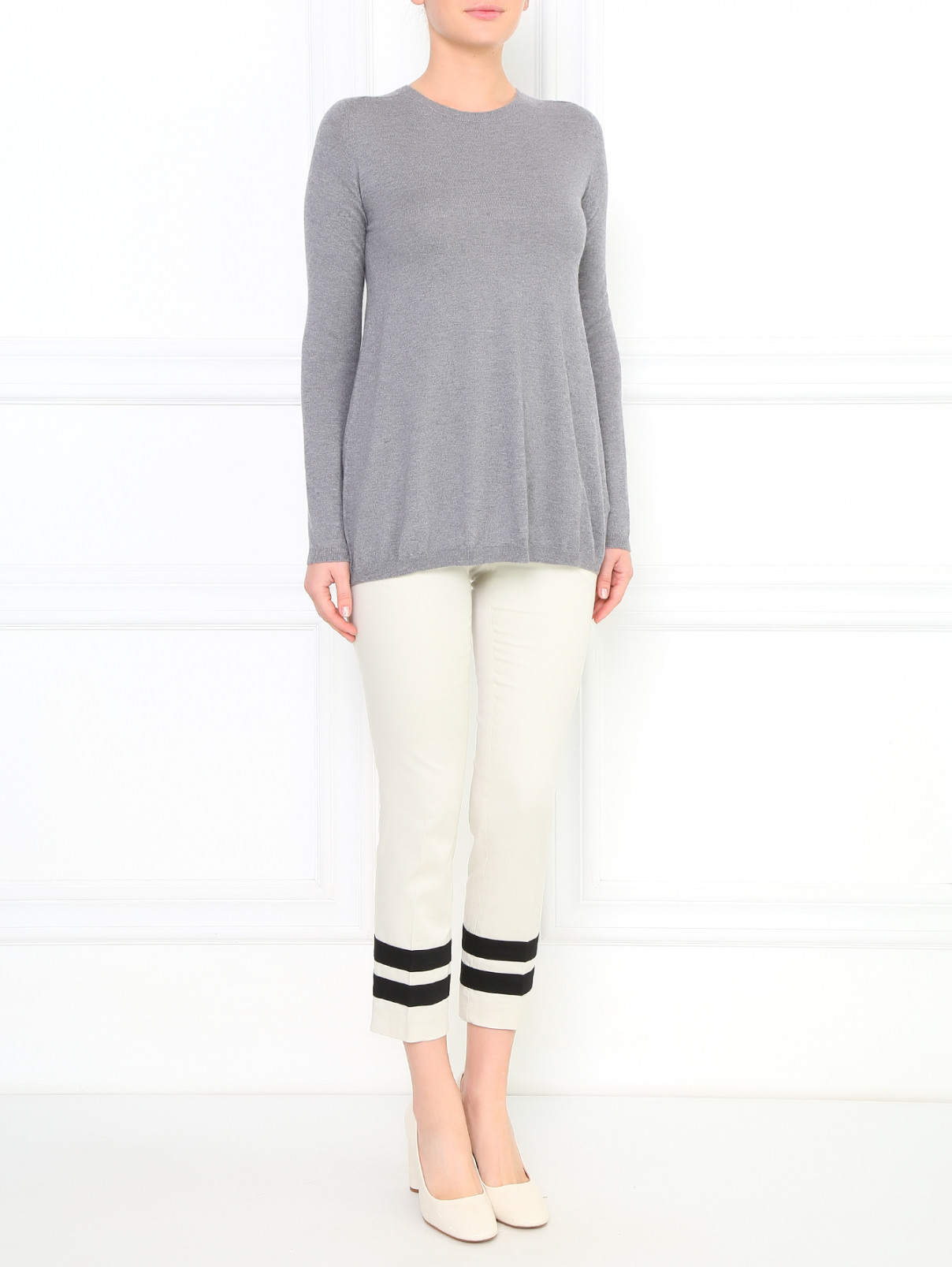 Укороченные брюки из хлопка Moschino Cheap&Chic  –  Модель Общий вид  – Цвет:  Бежевый
