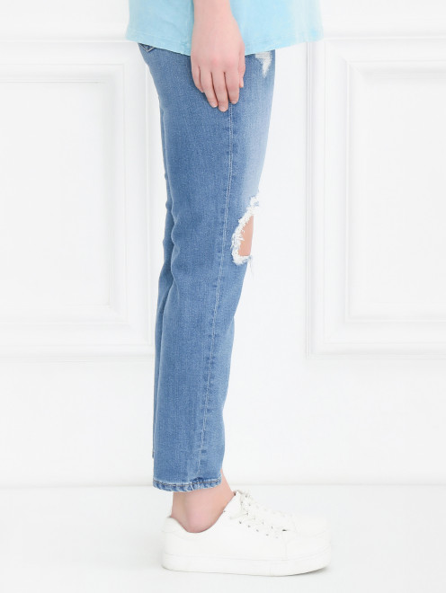 Укороченные джинсы прямого кроя с потертостями - Модель Верх-Низ2