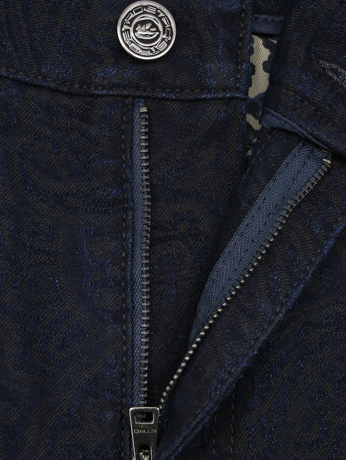 Джинсы из темного денима с узором Etro  –  Деталь1  – Цвет:  Синий
