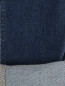 Узкие джинсы из темного денима Calvin Klein  –  Деталь2