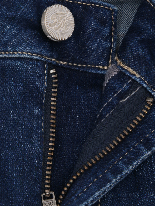 Зауженные джинсы с потертостями - Деталь1