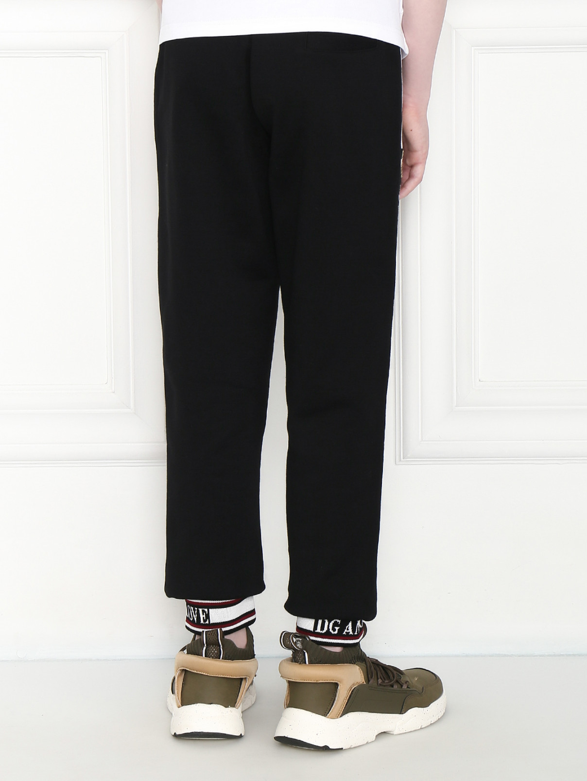 Трикотажные брюки с контрастной отделкой Dolce & Gabbana  –  МодельВерхНиз1  – Цвет:  Черный