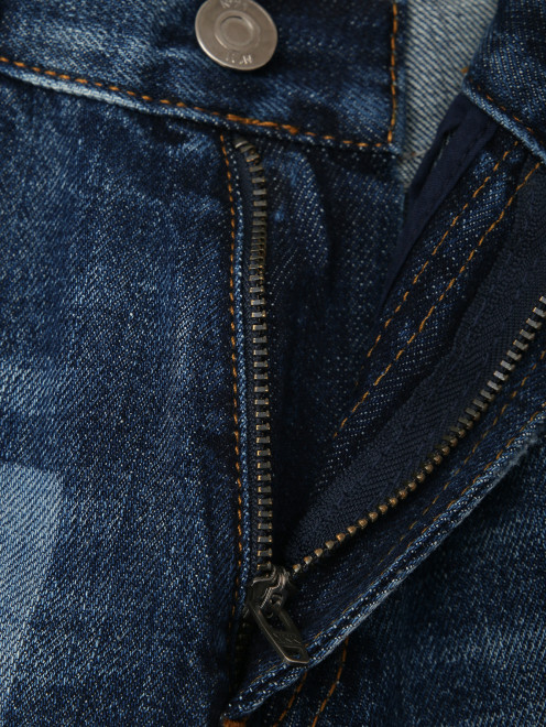 Прямые джинсы с подворотами - Деталь