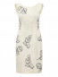 Платье-футляр декорированное вышивкой Moschino  –  Общий вид