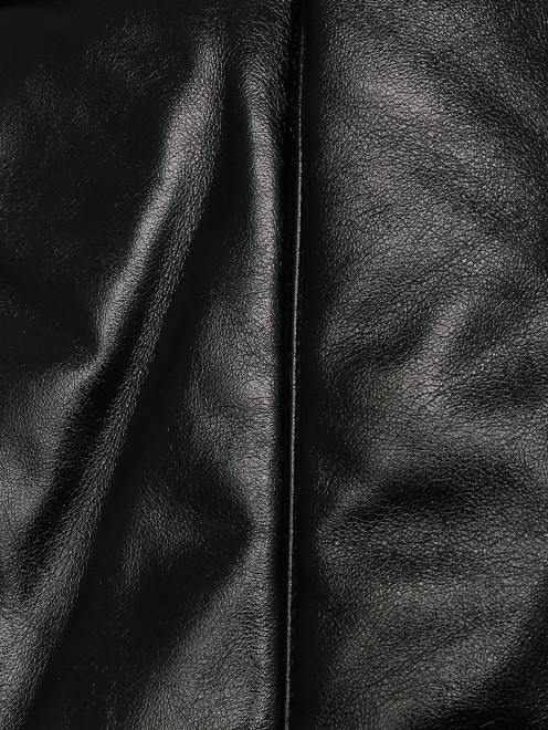 Куртка из эко-кожи на пуговицах  - Деталь