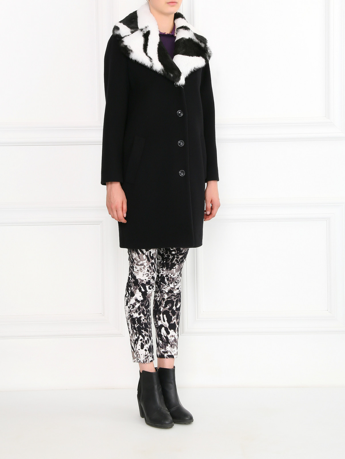 Пальто из шерсти с отстегивающимся воротником из меха кролика Moschino Boutique  –  Модель Общий вид  – Цвет:  Черный