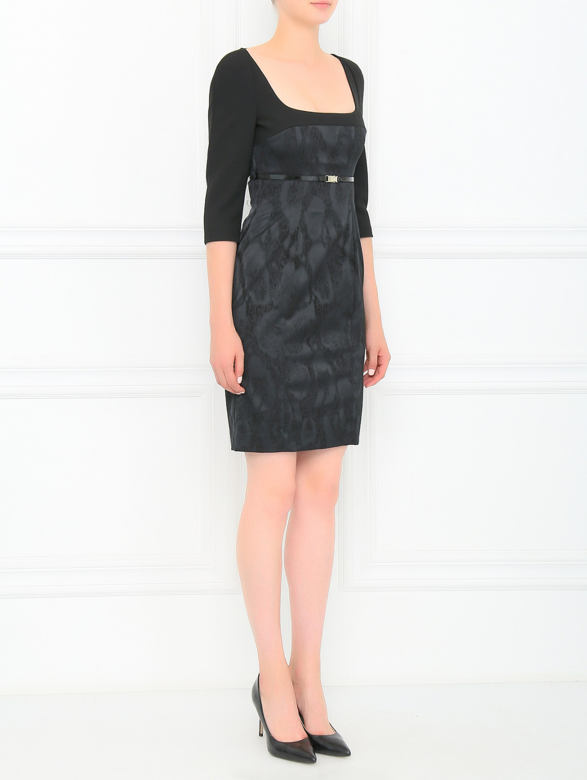 Платье-футляр с рукавом 3/4 и ремнем Versace Collection  –  Модель Общий вид  – Цвет:  Черный